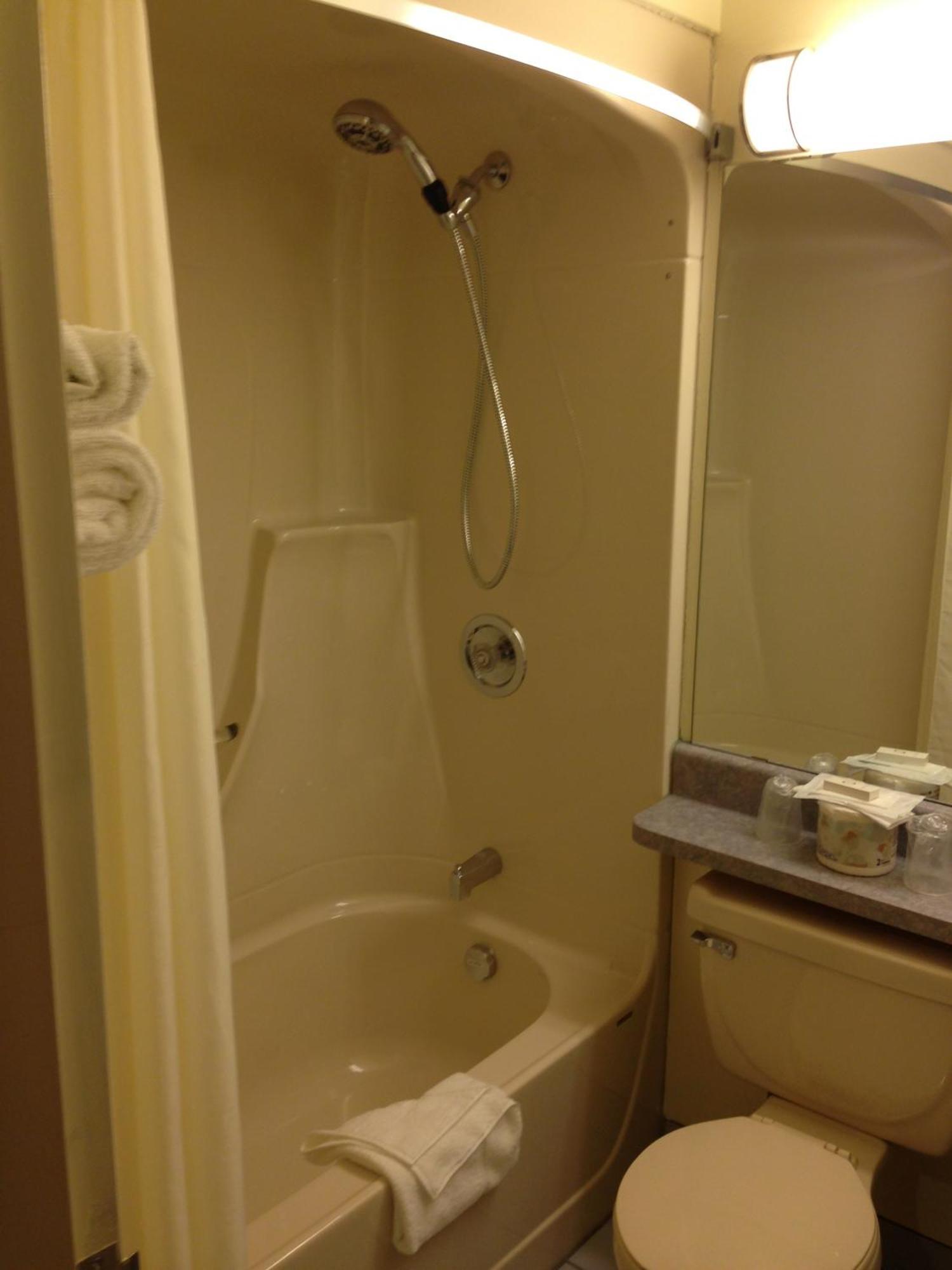 Hotel River & 3*