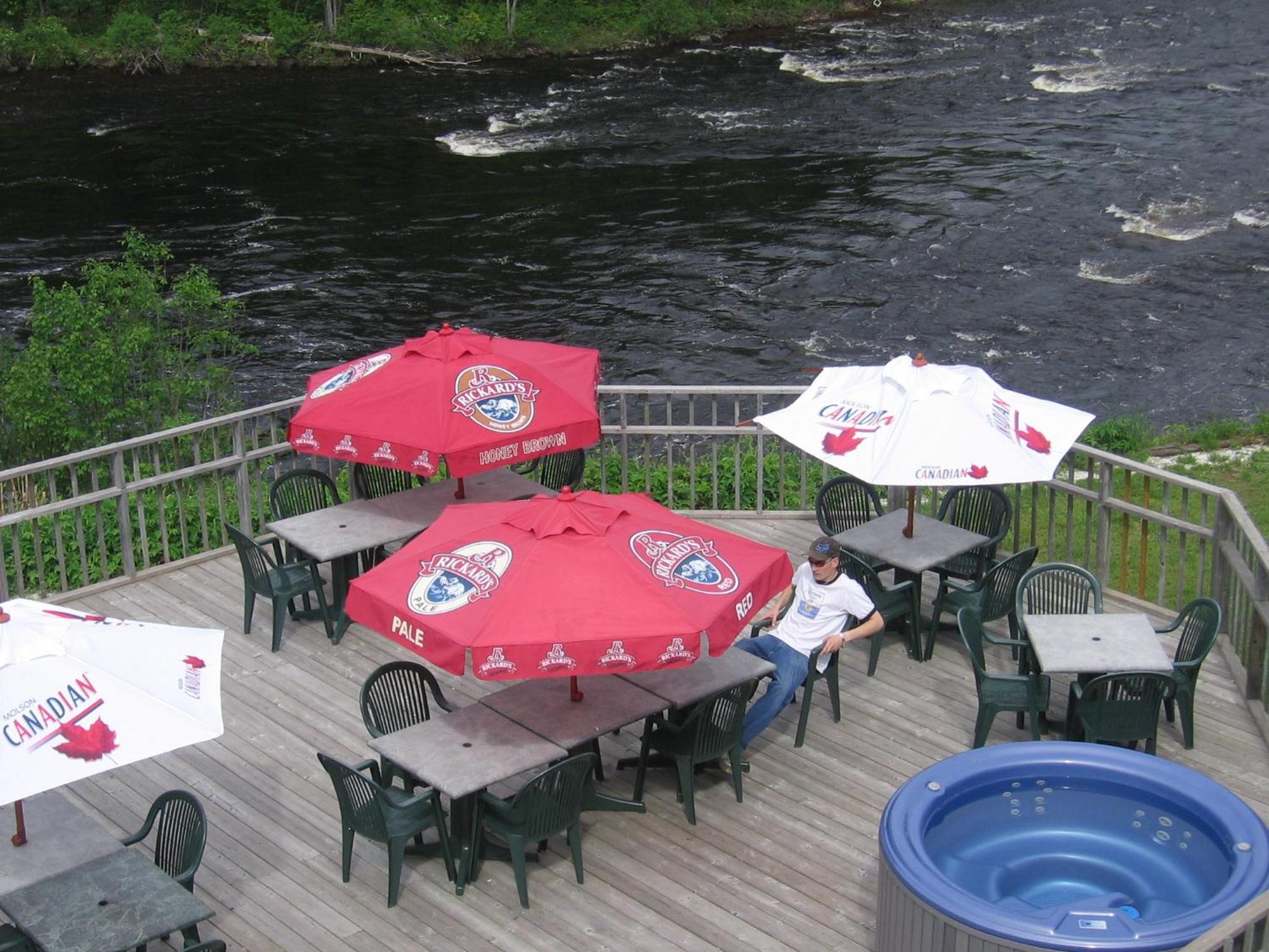 River & Hotel 3*